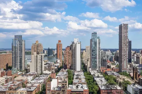 200 E 90th St #26F, New York, NY 10128