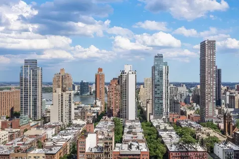 200 E 90th St #26F, New York, NY 10128