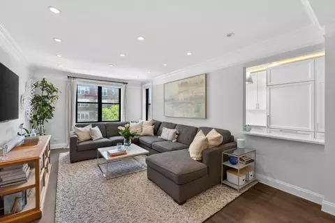 100 W 12th St #4K, New York, NY 10011