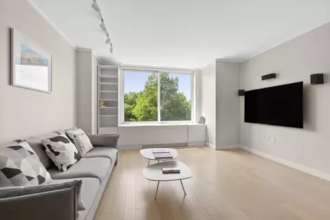 212 Warren St #3E, New York, NY 10282