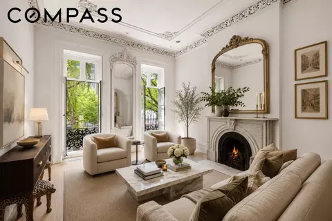 15 St Lukes Pl, New York, NY 10014