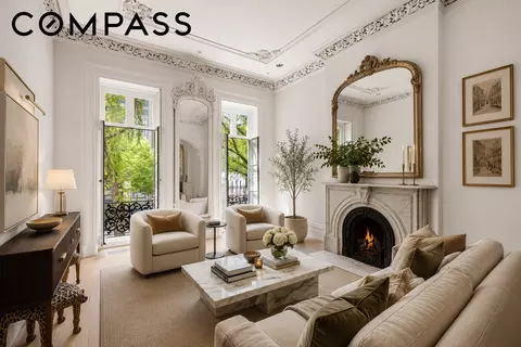 15 St Lukes Pl, New York, NY 10014