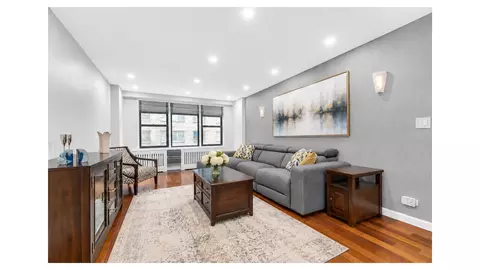 220 E 54th St #3C, New York, NY 10022