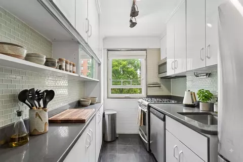 195 Adams St #4F, Brooklyn, NY 11201