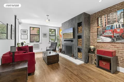 226 E 95th St #206, New York, NY 10128
