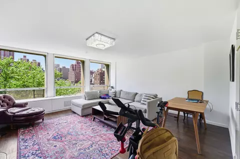 300 E 33rd St #6N, New York, NY 10016