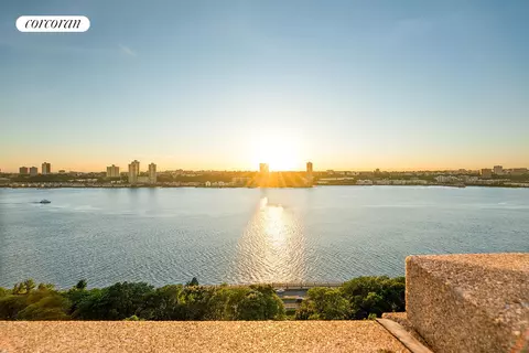 140 Riverside Dr #19HO, New York, NY 10024