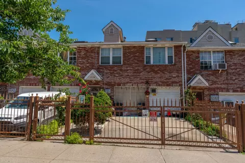 1556 Longfellow Ave, New York City, NY 10460