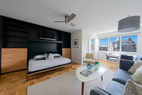 69 W 9th St #12E, New York, NY 10011