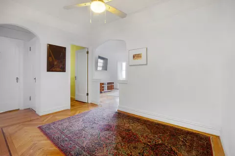 687 W 204th St #6D, New York, NY 10034