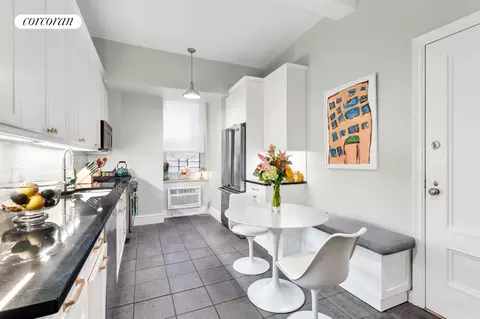 139 E 94th St #1A, New York, NY 10128