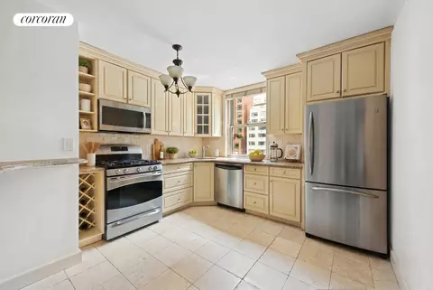 200 E 58th St #11H, New York, NY 10022
