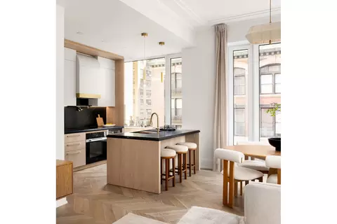 660 Lexington Ave #6A, New York, NY 10022