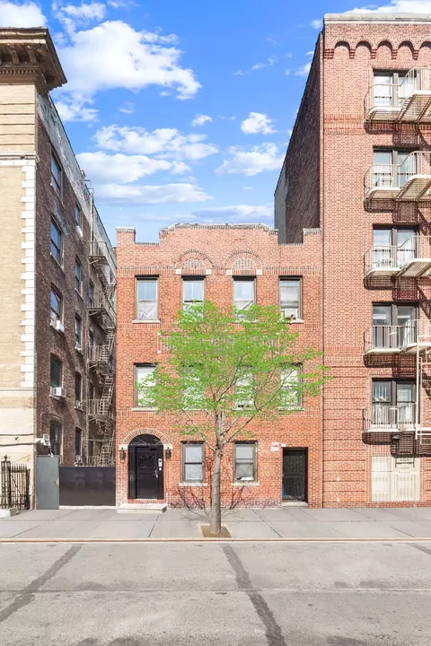 567 W 184th St, New York, NY 10033