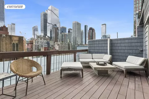 407 W 40th St #5A, New York, NY 10018