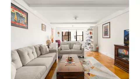 235 E 73rd St #2H, New York, NY 10021