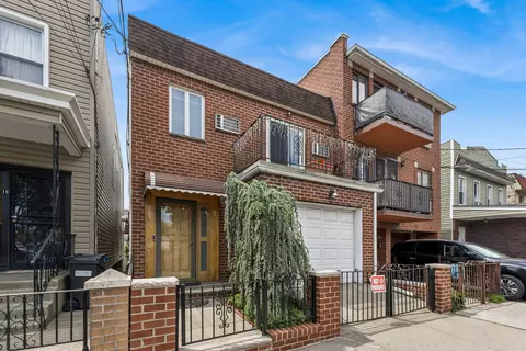 67-16 53rd Rd, New York City, NY 11378