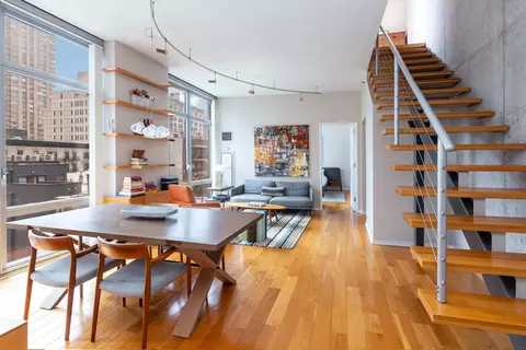 310 W 52nd St #6E, New York, NY 10019
