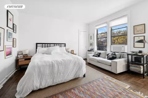 270 W 11th St #6A, New York, NY 10014