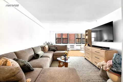 241 E 76th St #2B, New York, NY 10021