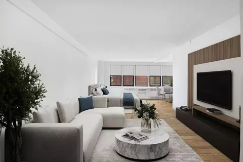 241 E 76th St #2B, New York, NY 10021