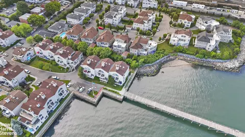 51 Island Pt #51, New York City, NY 10464