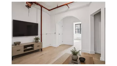 Living - 17-19 Thames St, Brooklyn, NY 11206 photo 3 of 3