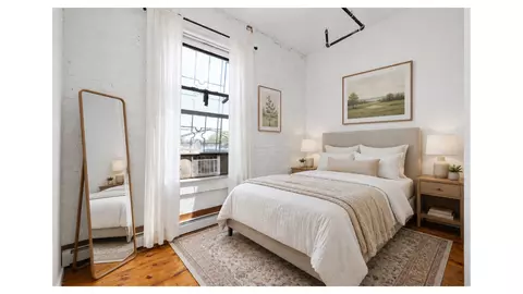 Bedroom - 17-19 Thames St, Brooklyn, NY 11206 photo 1 of 3