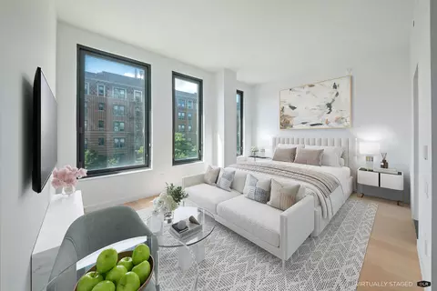 21-21 31st St #3H, Astoria, NY 11105
