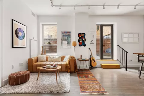 416 W 52nd St #225, New York, NY 10019