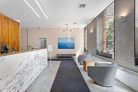 250 Mercer St #B-801, New York, NY 10012
