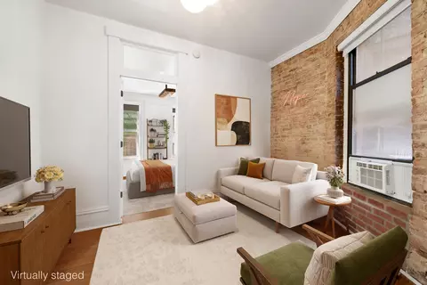 715 9th Ave #3RN, New York, NY 10019