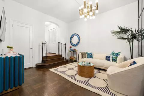 235 E 73rd St #1G, New York, NY 10021