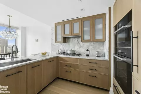 210 Warren St #25C, New York, NY 10282