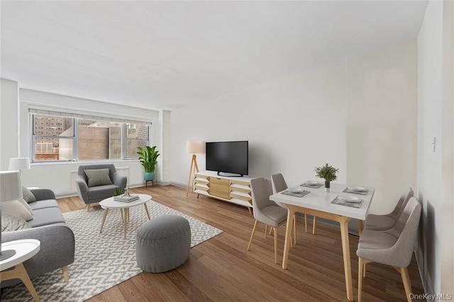 321 E 48th St #9D, New York, NY 10017