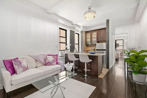 116 W 72nd St #10D, New York, NY 10023