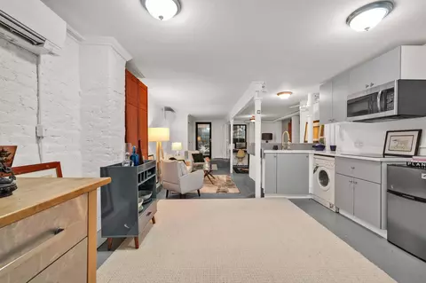 21 Bleecker St #GW, New York, NY 10012