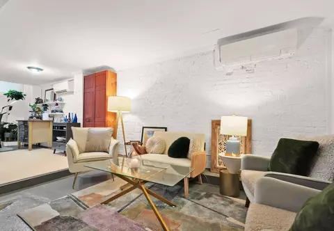 21 Bleecker St #GW, New York, NY 10012