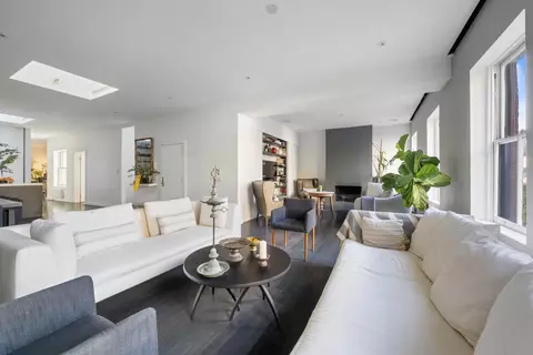 12 W 10th St #4, New York, NY 10011