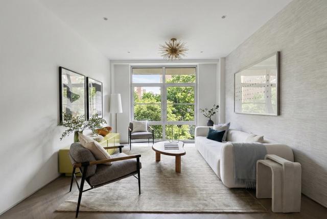 350 E 18th St #9B, New York, NY 10003