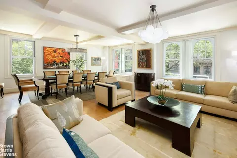 27 W 72nd St #201, New York, NY 10023