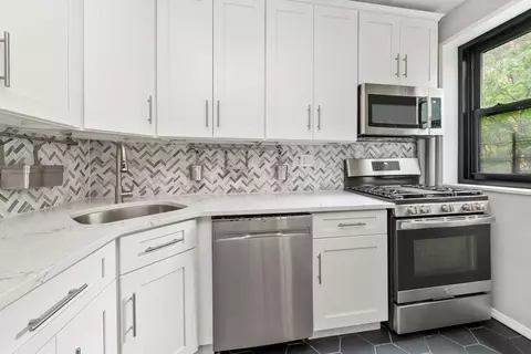 201 Clinton Ave #7H, Brooklyn, NY 11205