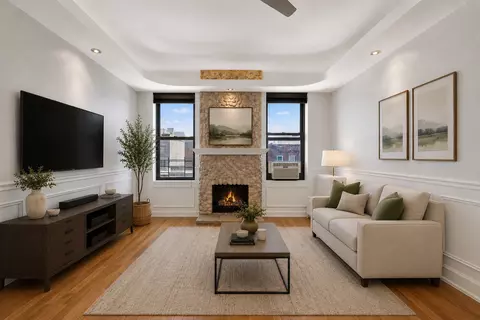 24-39 38th St #D-6, New York City, NY 11103