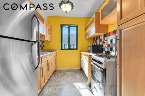 5 Metropolitan Oval #11B, New York City, NY 10462