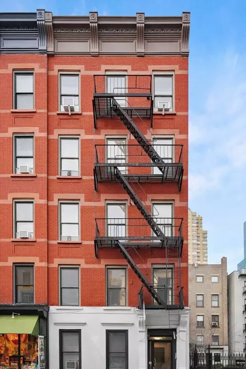 351 W 47th St, New York, NY 10036