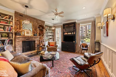 311 W 83rd St #4A, New York, NY 10024