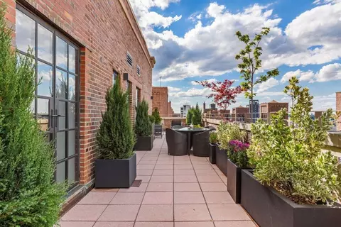 405 W 23rd St #PHB, New York, NY 10011