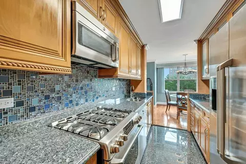 555 Kappock St #9J, New York City, NY 10463