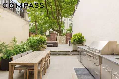 244 E 62nd St, New York, NY 10065