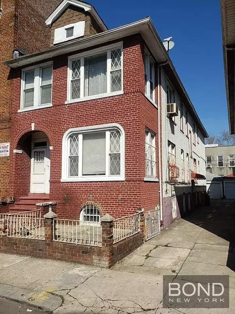 135 E 92nd St #2 FAMILY, Brooklyn, NY 11212